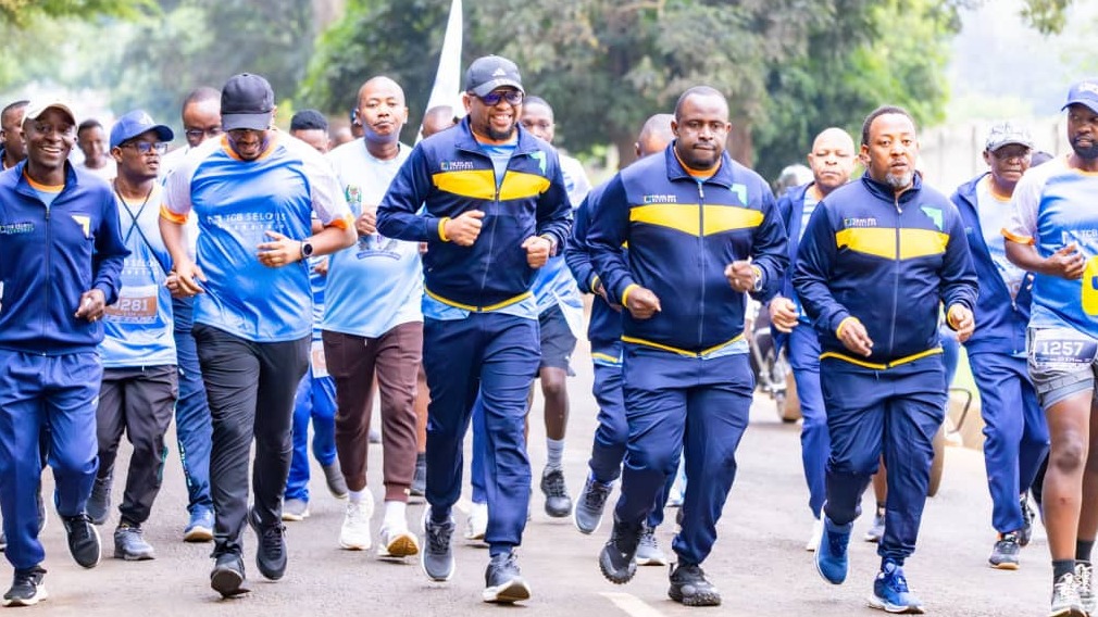 MHE. MWINJUMA AONGOZA MBIO ZA  TCB SELOUS MARATHON MOROGORO