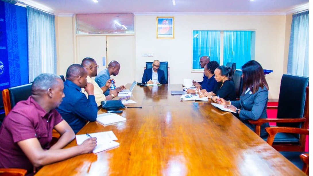 BALOZI MWADINI ATETA NA WATAALAM WA WIZARA KUFANIKISHA KONGAMANO LA KISWAHILI UFARANSA