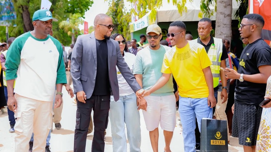 NAIBU WAZIRI MWINJUMA AIPONGEZA GSM FOUNDATION NA YANGA SC KWA KLINIKI YA KUSAKA VIPAJI