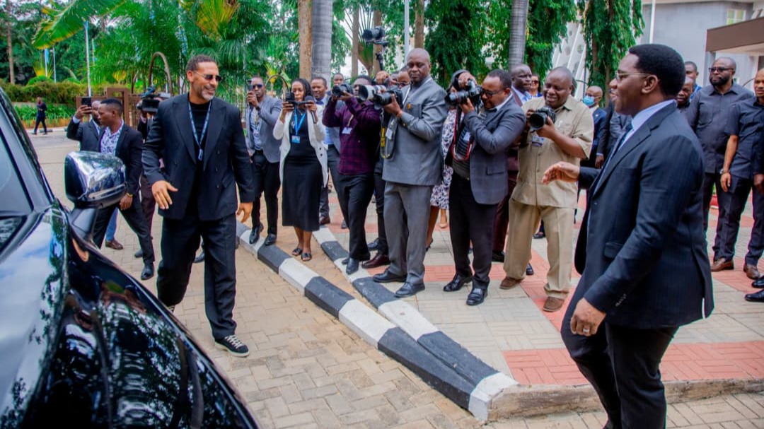 RIO FERDINAND AWASILI BUNGENI JIJINI DODOMA