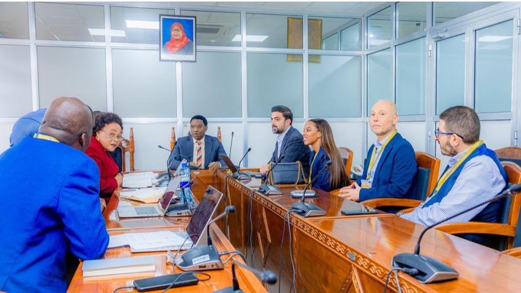 WAZIRI MAKONDA ATETA NA DATAVERA  KUHUSU MIFUMO YA KIDIJITALI SEKTA ZA WIZARA