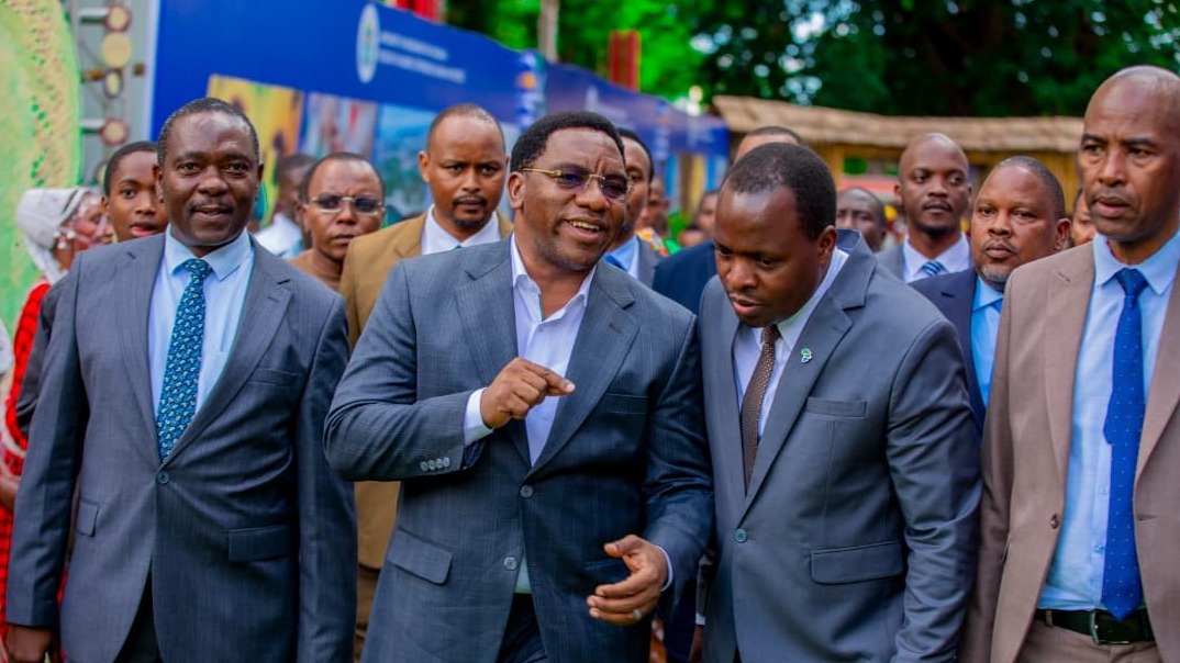 WAZIRI MAKONDA AAHIDI  MILIONI 20 KWA AFISA MICHEZO ATAKAYEFANYA VIZURI